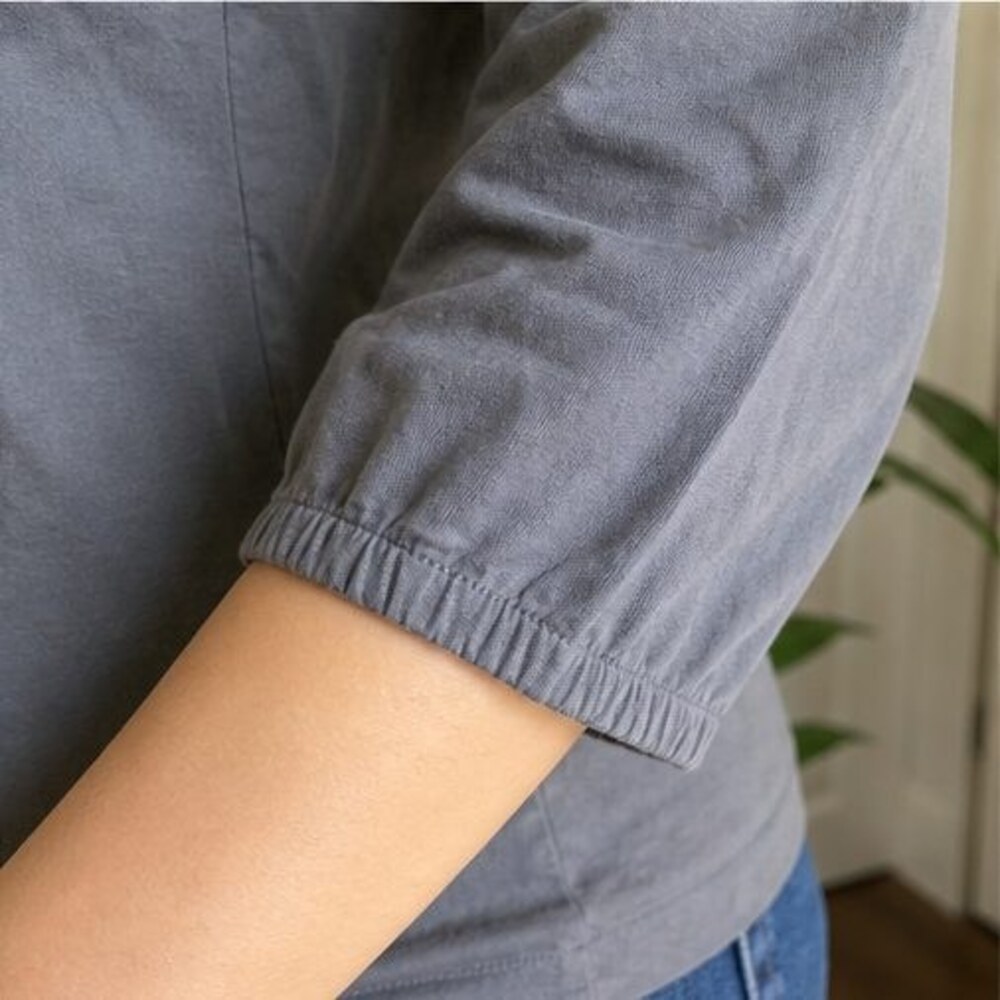 Gray Pleated Blouse - Picture 5 of 6